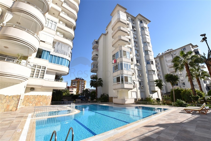 قريبة من شاطئ كليوباترا -شقة 2 غرفة وصالة -مطبخ منفصل -في مركز الانيا 