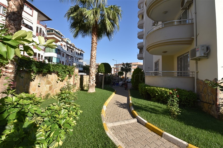 قريبة من شاطئ كليوباترا -شقة 2 غرفة وصالة -مطبخ منفصل -في مركز الانيا 