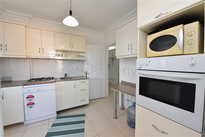 قريبة من شاطئ كليوباترا -شقة 2 غرفة وصالة -مطبخ منفصل -في مركز الانيا 