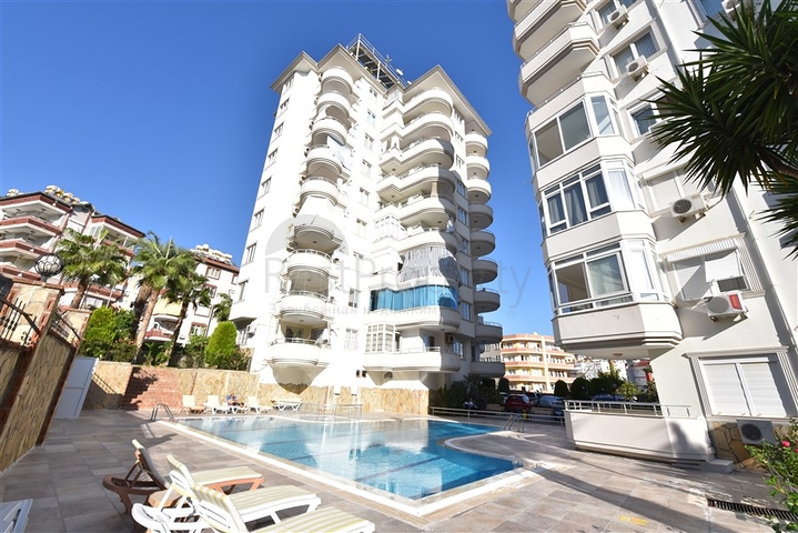 قريبة من شاطئ كليوباترا -شقة 2 غرفة وصالة -مطبخ منفصل -في مركز الانيا 