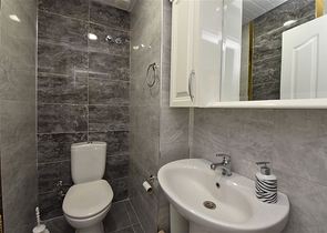 قريبة من شاطئ كليوباترا -شقة 2 غرفة وصالة -مطبخ منفصل -في مركز الانيا 