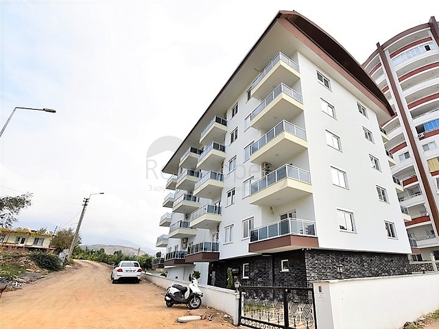 سعر مناسب -شقة غرفة وصالة -مجمع جديد -في محمودلار/ الانيا 