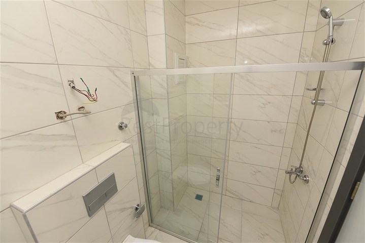 سعر مناسب -شقة غرفة وصالة -مجمع جديد -في محمودلار/ الانيا 