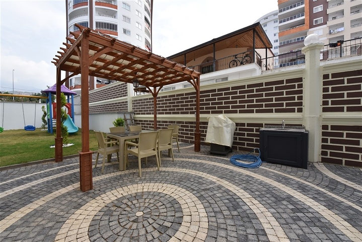 سعر مناسب -شقة غرفة وصالة -مجمع جديد -في محمودلار/ الانيا 