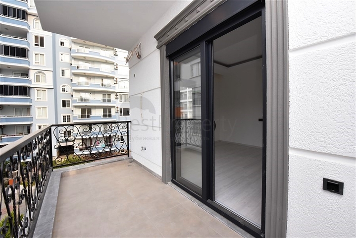 سعر مناسب -شقة غرفة وصالة -مجمع جديد -في محمودلار / الانيا 