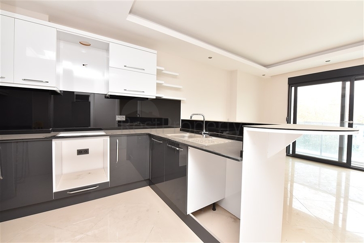 شقق للبيع في اوبا - غرفة وصالة -قريبة من البحر - مدينة الانيا 