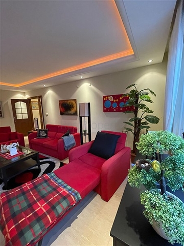 شقة اطلالة بحر في الانيا - تصميم 2 غرفة وصالة -ضمن مجمع على البحر مباشرة -محمودلار / الانيا 