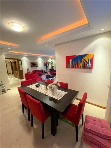 شقة اطلالة بحر في الانيا - تصميم 2 غرفة وصالة -ضمن مجمع على البحر مباشرة -محمودلار / الانيا 