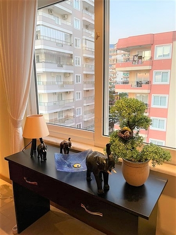 شقة اطلالة بحر في الانيا - تصميم 2 غرفة وصالة -ضمن مجمع على البحر مباشرة -محمودلار / الانيا 