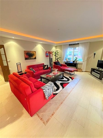 شقة اطلالة بحر في الانيا - تصميم 2 غرفة وصالة -ضمن مجمع على البحر مباشرة -محمودلار / الانيا 