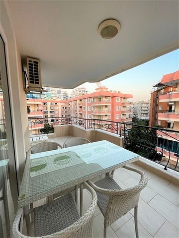 شقة اطلالة بحر في الانيا - تصميم 2 غرفة وصالة -ضمن مجمع على البحر مباشرة -محمودلار / الانيا 