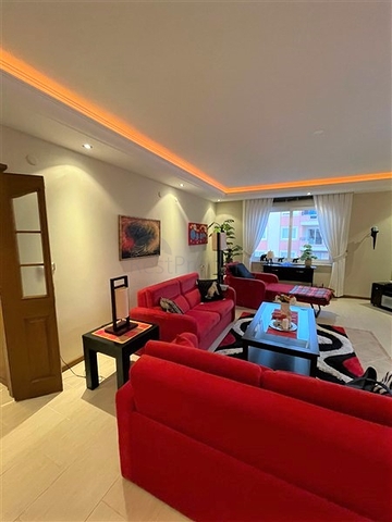 شقة اطلالة بحر في الانيا - تصميم 2 غرفة وصالة -ضمن مجمع على البحر مباشرة -محمودلار / الانيا 