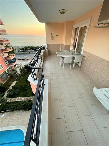 شقة اطلالة بحر في الانيا - تصميم 2 غرفة وصالة -ضمن مجمع على البحر مباشرة -محمودلار / الانيا 