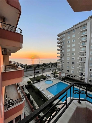 شقة اطلالة بحر في الانيا - تصميم 2 غرفة وصالة -ضمن مجمع على البحر مباشرة -محمودلار / الانيا 