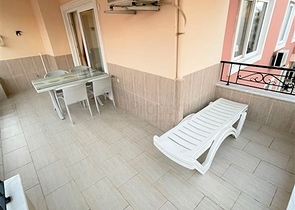 شقة اطلالة بحر في الانيا - تصميم 2 غرفة وصالة -ضمن مجمع على البحر مباشرة -محمودلار / الانيا 