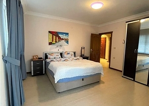 شقة اطلالة بحر في الانيا - تصميم 2 غرفة وصالة -ضمن مجمع على البحر مباشرة -محمودلار / الانيا 