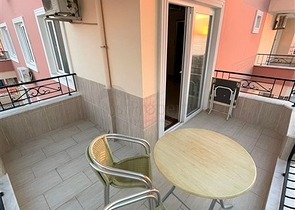 شقة اطلالة بحر في الانيا - تصميم 2 غرفة وصالة -ضمن مجمع على البحر مباشرة -محمودلار / الانيا 