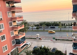 شقة اطلالة بحر في الانيا - تصميم 2 غرفة وصالة -ضمن مجمع على البحر مباشرة -محمودلار / الانيا 