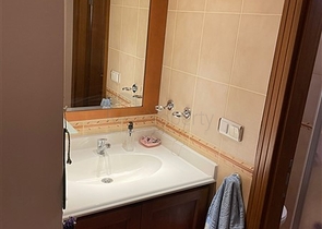 شقة اطلالة بحر في الانيا - تصميم 2 غرفة وصالة -ضمن مجمع على البحر مباشرة -محمودلار / الانيا 