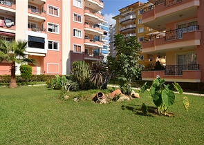 شقة اطلالة بحر في الانيا - تصميم 2 غرفة وصالة -ضمن مجمع على البحر مباشرة -محمودلار / الانيا 