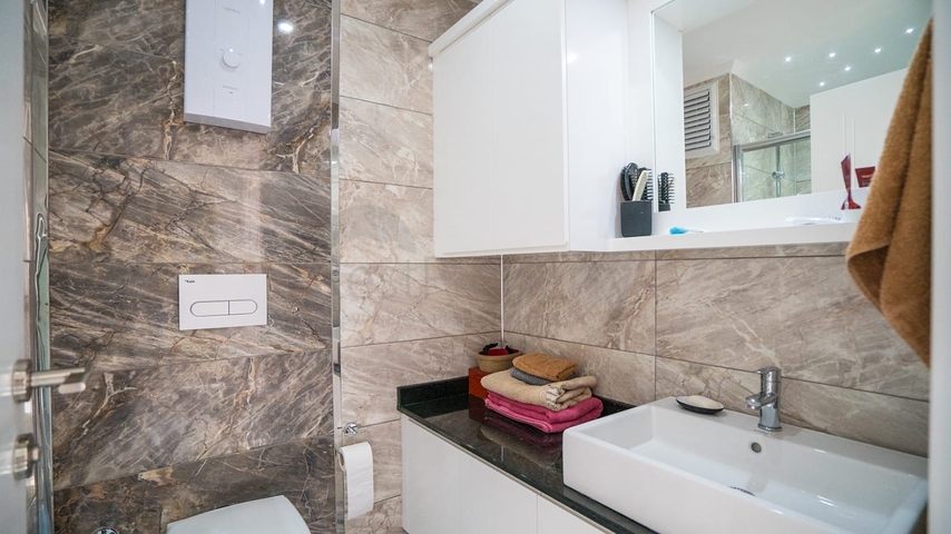 شقة اطلالة ساحرة -غرفة وصالة مفروشة -في محمودلار / الانيا 