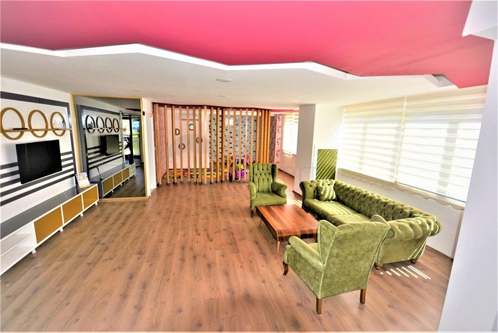 شقة عائلية فاخرة - غرفتين وصالة مفروشة -مجمع 5 نجوم -في محمودلار / الانيا 