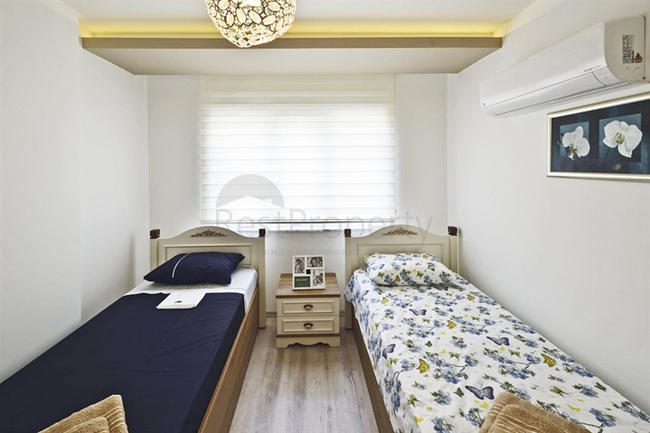 شقة عائلية فاخرة - غرفتين وصالة مفروشة -مجمع 5 نجوم -في محمودلار / الانيا 