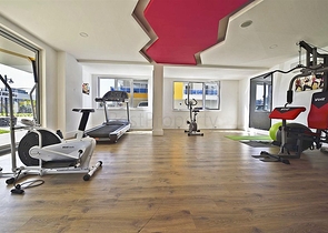 شقة عائلية فاخرة - غرفتين وصالة مفروشة -مجمع 5 نجوم -في محمودلار / الانيا 