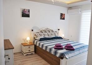 شقة عائلية فاخرة - غرفتين وصالة مفروشة -مجمع 5 نجوم -في محمودلار / الانيا 