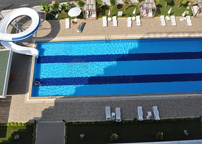 شقة عائلية فاخرة - غرفتين وصالة مفروشة -مجمع 5 نجوم -في محمودلار / الانيا 