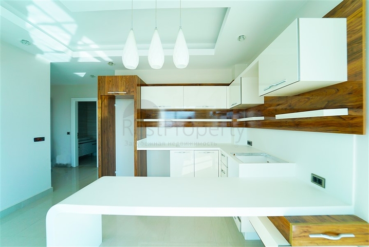 اطلالة بحر -شقة 2 غرفة وصالة -مجمع فاخر -في محمودلار / الانيا 