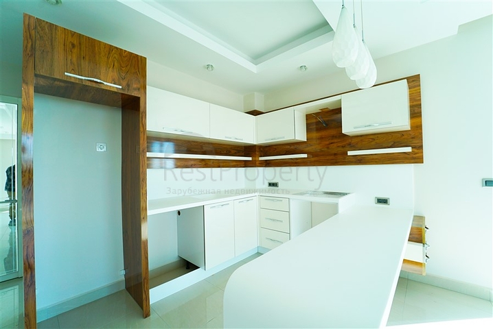 اطلالة بحر -شقة 2 غرفة وصالة -مجمع فاخر -في محمودلار / الانيا 