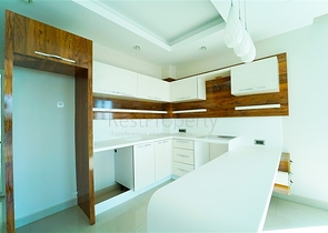 اطلالة بحر -شقة 2 غرفة وصالة -مجمع فاخر -في محمودلار / الانيا 