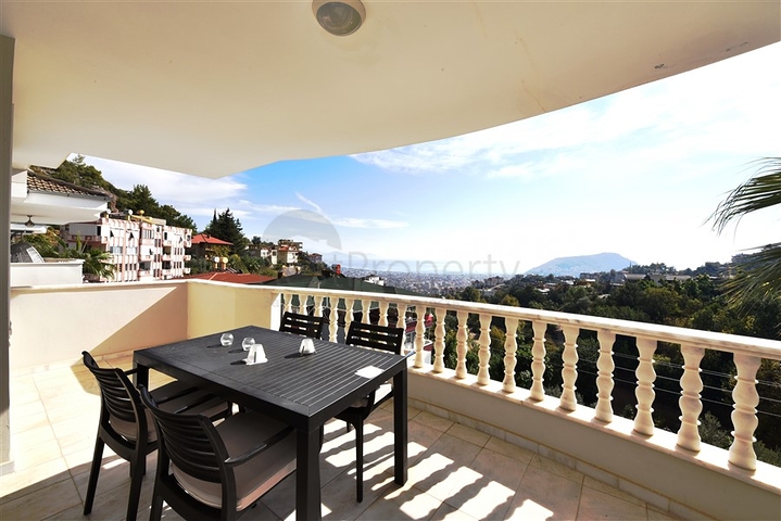 اطلالة بحر وقلعة -فيلا مستقلة في مركز الانيا 