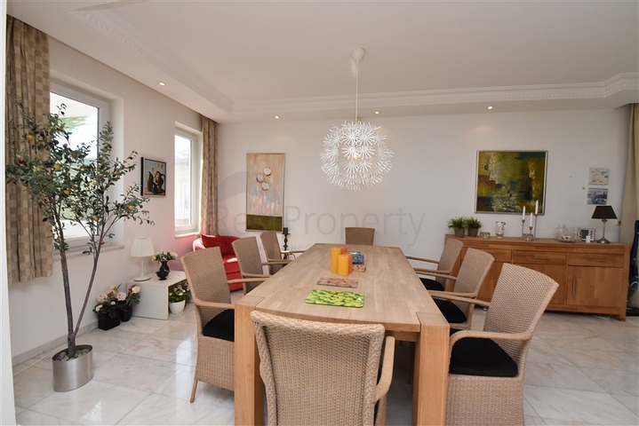 اطلالة بحر وقلعة -فيلا مستقلة في مركز الانيا 