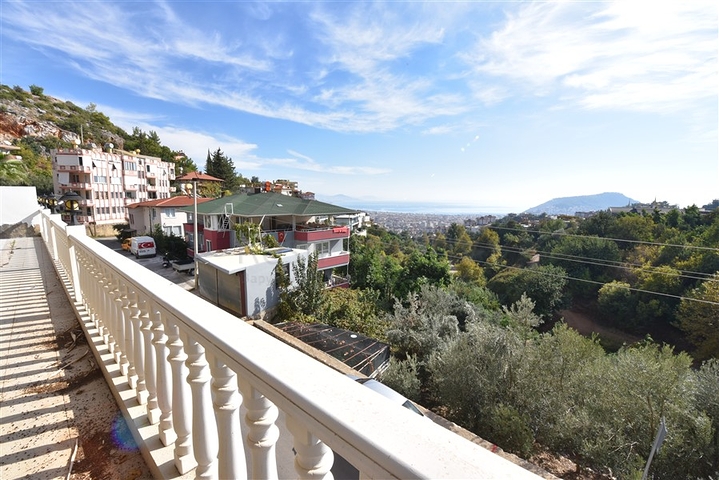 اطلالة بحر وقلعة -فيلا مستقلة في مركز الانيا 