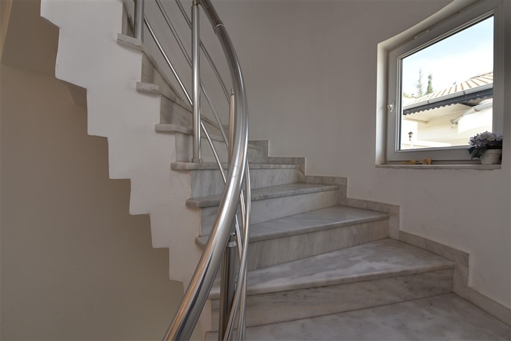 اطلالة بحر وقلعة -فيلا مستقلة في مركز الانيا 