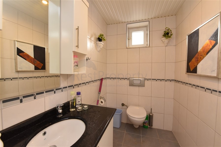 اطلالة بحر وقلعة -فيلا مستقلة في مركز الانيا 