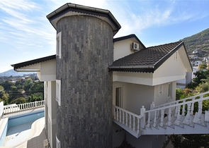 اطلالة بحر وقلعة -فيلا مستقلة في مركز الانيا 