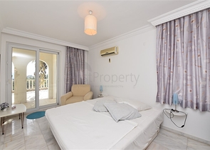 اطلالة بحر وقلعة -فيلا مستقلة في مركز الانيا 