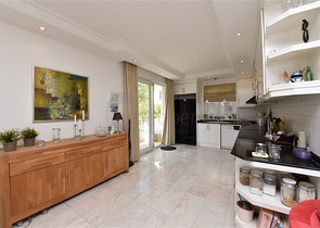 اطلالة بحر وقلعة -فيلا مستقلة في مركز الانيا 