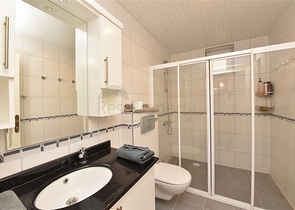 اطلالة بحر وقلعة -فيلا مستقلة في مركز الانيا 