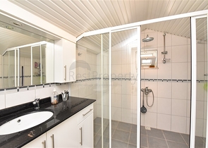 اطلالة بحر وقلعة -فيلا مستقلة في مركز الانيا 