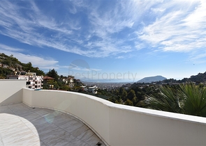 اطلالة بحر وقلعة -فيلا مستقلة في مركز الانيا 