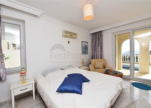 اطلالة بحر وقلعة -فيلا مستقلة في مركز الانيا 