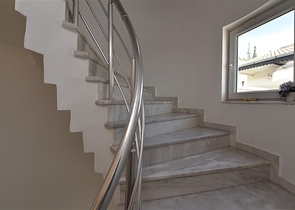 اطلالة بحر وقلعة -فيلا مستقلة في مركز الانيا 