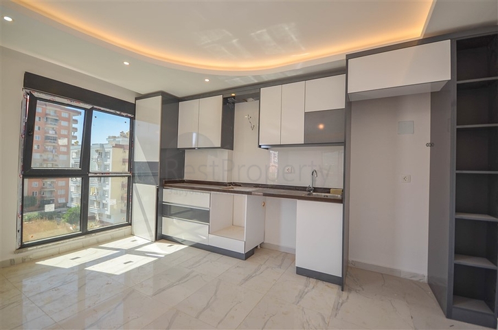 مجمع انيق -ضمن موقع مميز -شقة 2 غرفة وصالة - في محمودلار / الانيا 