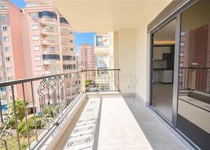 مجمع انيق -ضمن موقع مميز -شقة 2 غرفة وصالة - في محمودلار / الانيا 