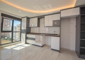 مجمع انيق -ضمن موقع مميز -شقة 2 غرفة وصالة - في محمودلار / الانيا 