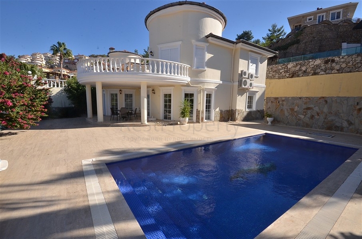 اطلالة بحر -فيلا مستقلة مع مسبح خاص -3 غرف وصالة -في كارجيجاك / الانيا 